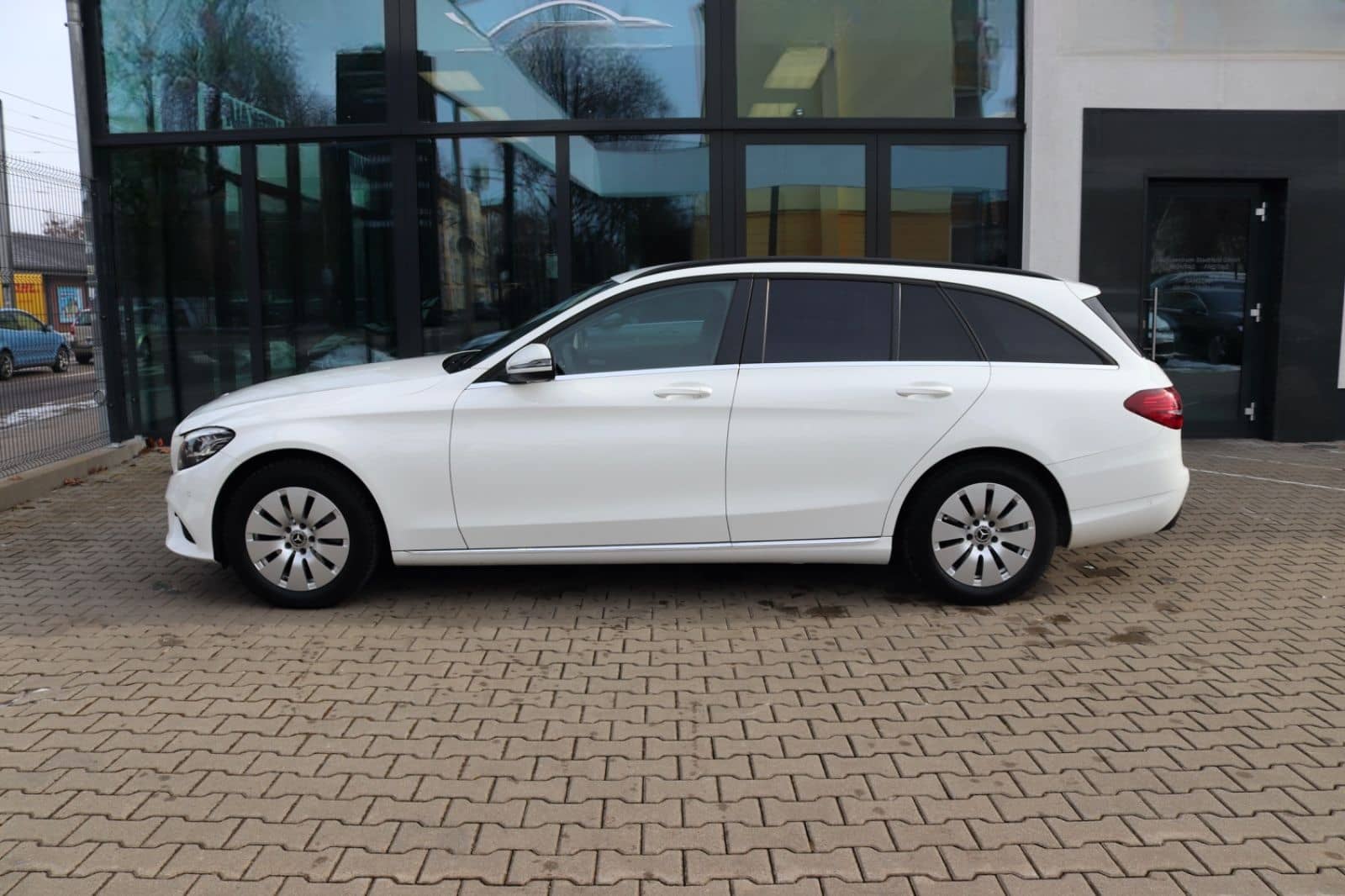 Mercedes-Benz C 180d T-Modell  Business AHK Navi Kamera Klima foto 4