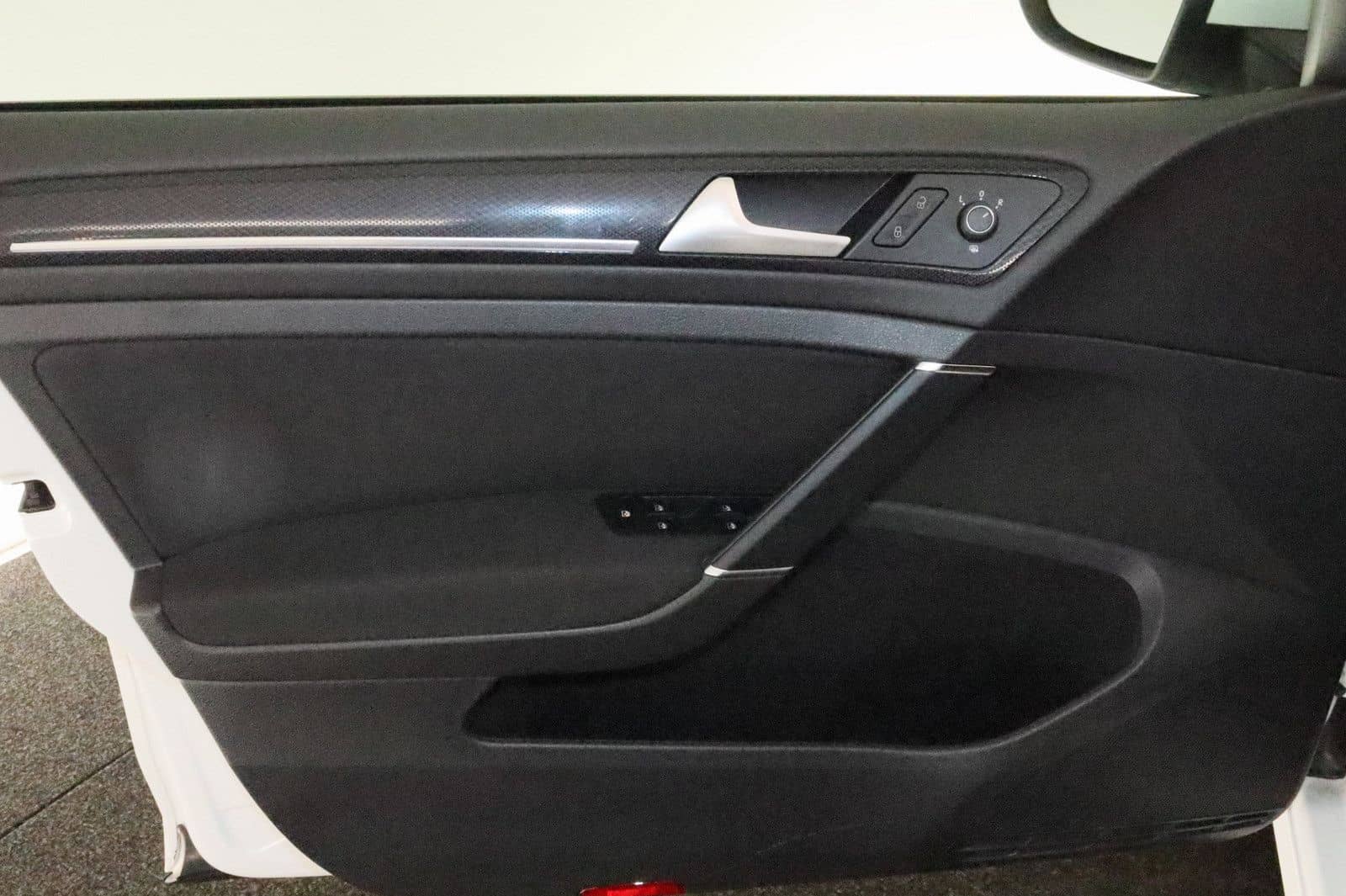 Volkswagen Golf VII 1.5 TSI United AHK ACC NAVI SHZ PDC foto 19