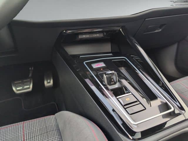 Volkswagen GOLF VIII GTI 2.0 TSI PANO+360°+HEAD-UP+IQ.LIGHT foto 15