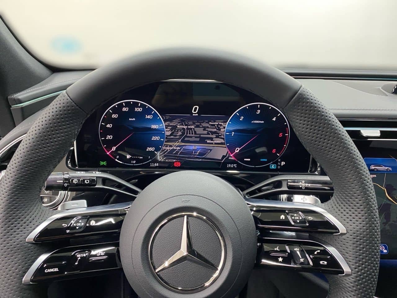 Mercedes-Benz E 450 d T-Modell 4Matic AMG+AHK+PANO+HANDS-FREE foto 9