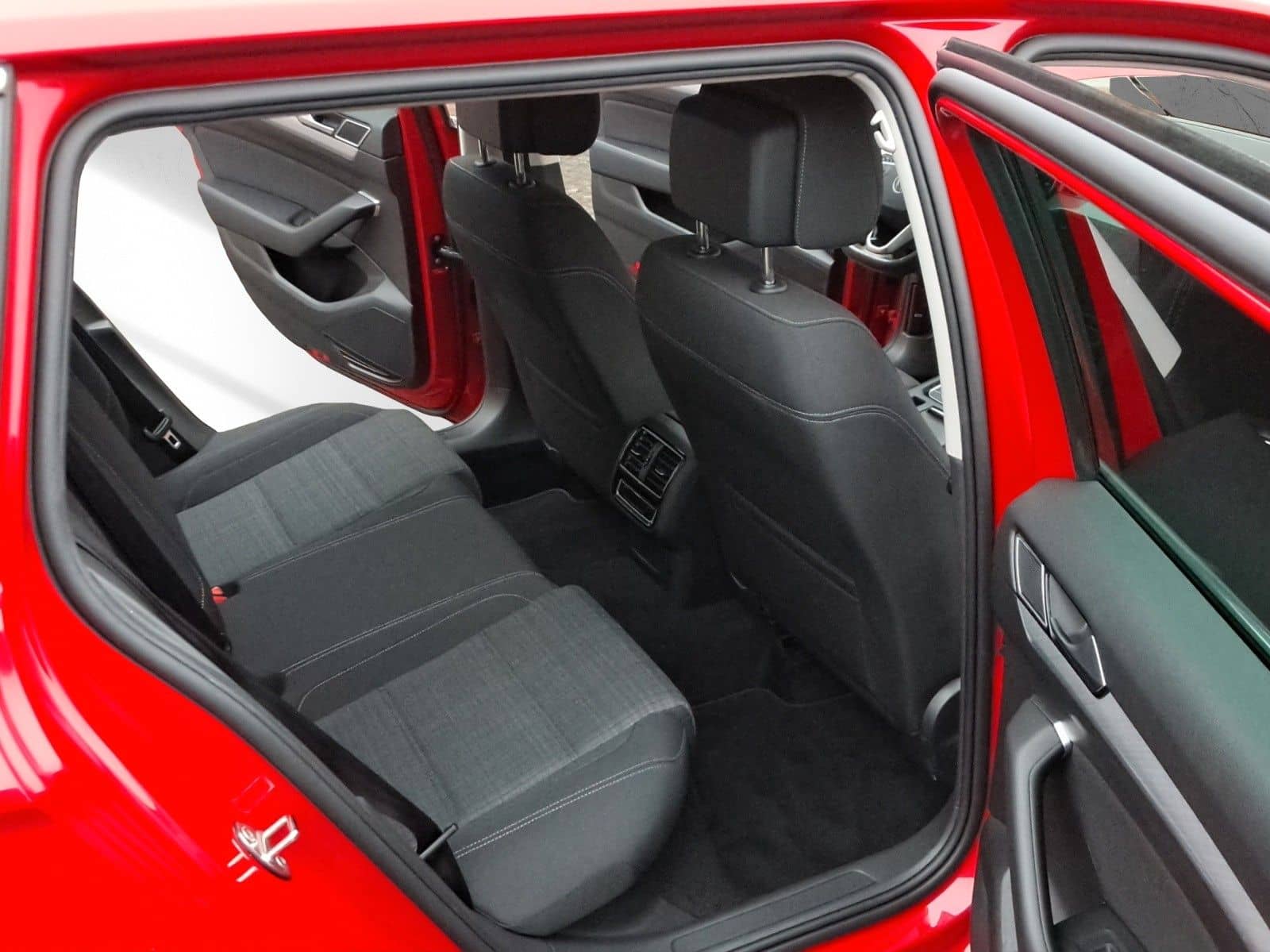 Volkswagen Passat Variant 2.0 TDI DSG,ACC,Navi,LED,Kamera foto 14