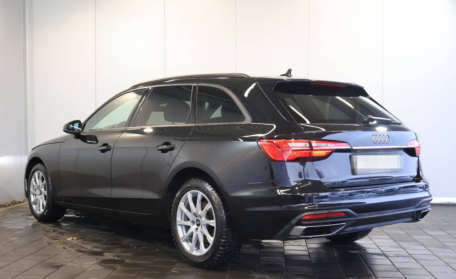 Audi A4 Avant 35 TFSI CARPLAY+KEY+LED+LANE+17" foto 6