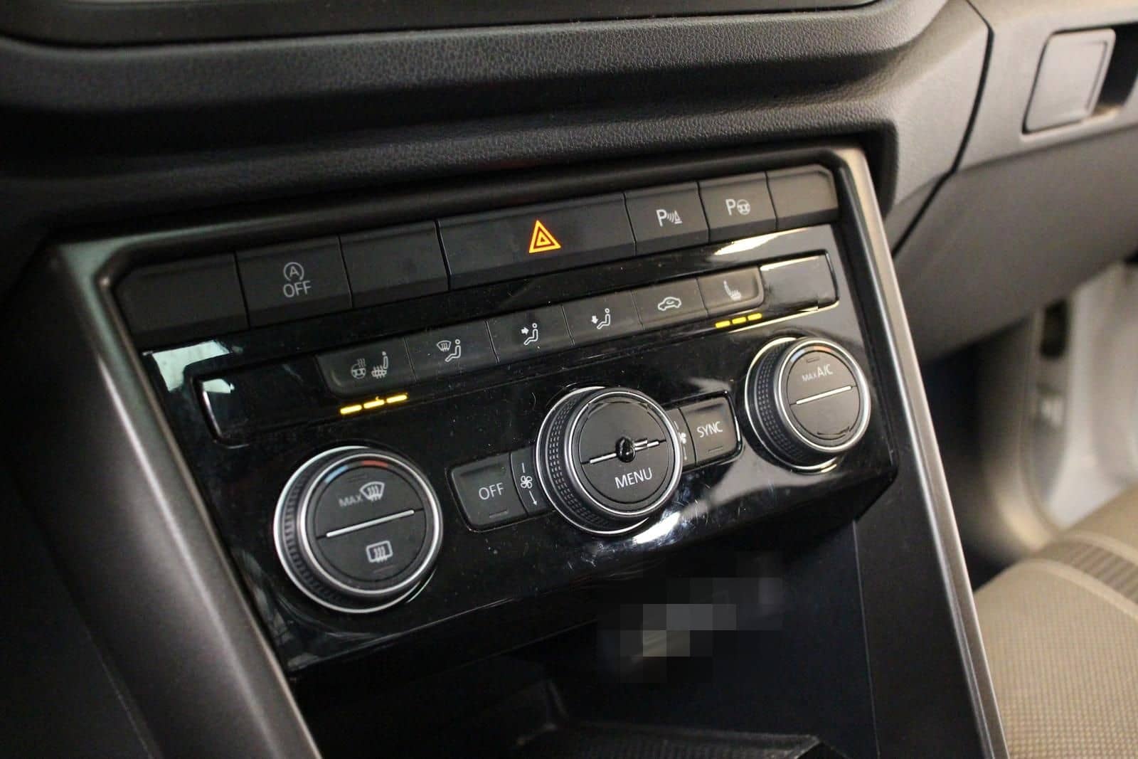 Volkswagen T-Roc 2.0 TDI DSG 4Motion AHK PANO LED ACC NAVI foto 22