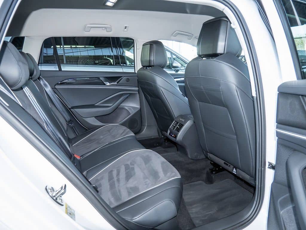 Volkswagen Passat Business 2,0 l TDI DSG AHK ACC LED 360° foto 6