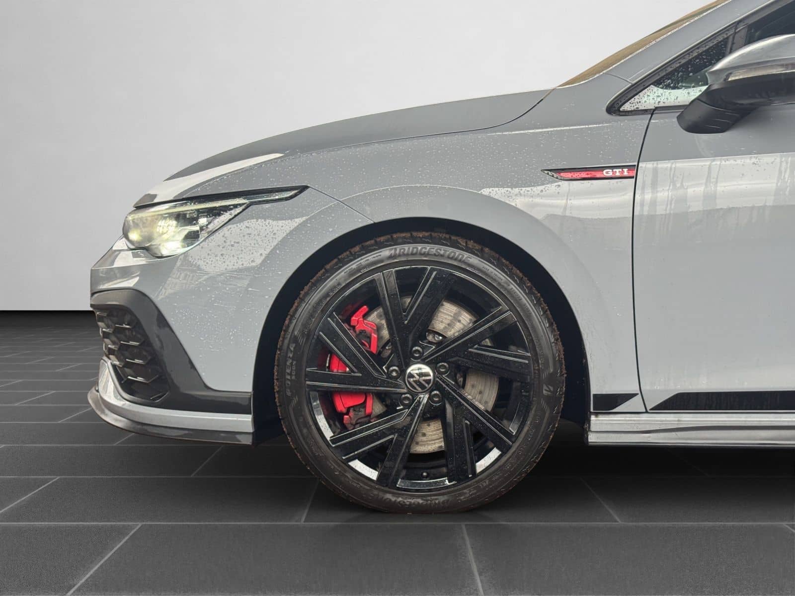 Volkswagen Golf VIII GTI CLUBSPORT 2.0 TSI DSG LED PLUS DCC foto 9