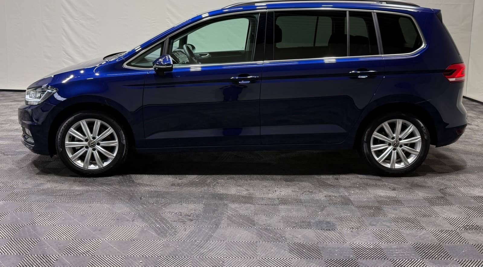 Volkswagen Touran Highline 2.0 TDI DSG | 7-SITZ LED ACC NAV foto 3