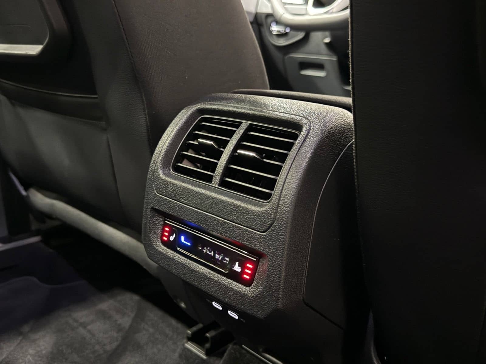 Volkswagen Touran Highline 2.0 TDI DSG | 7-SITZ LED ACC NAV foto 22