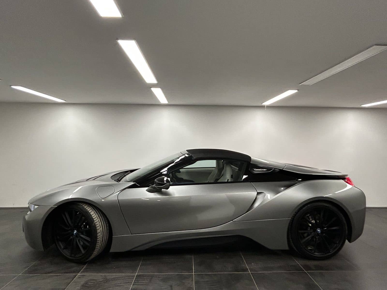 BMW i8 Roadster First Edition 1 of 200 Harman/Kardon foto 2