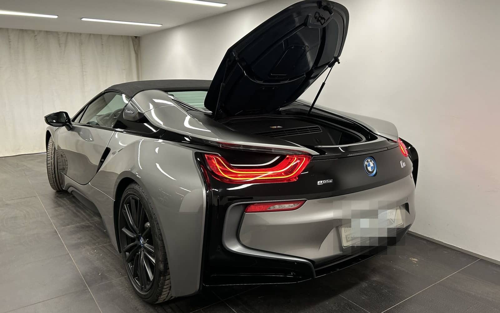 BMW i8 Roadster First Edition 1 of 200 Harman/Kardon foto 13