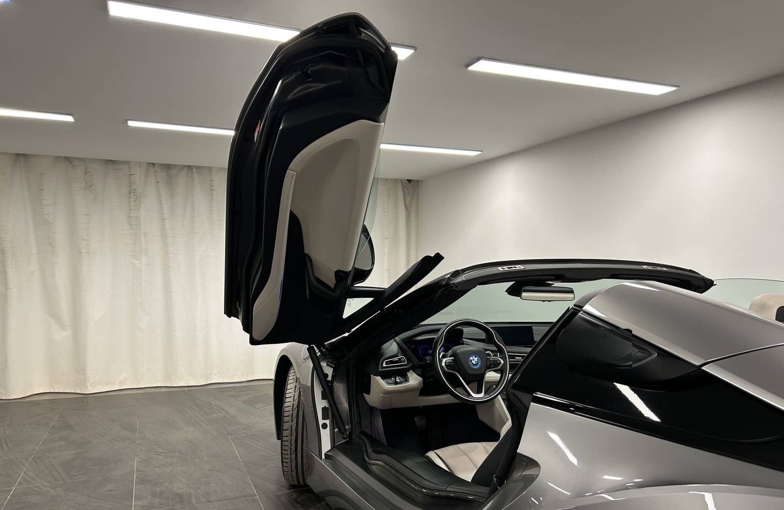 BMW i8 Roadster First Edition 1 of 200 Harman/Kardon foto 14