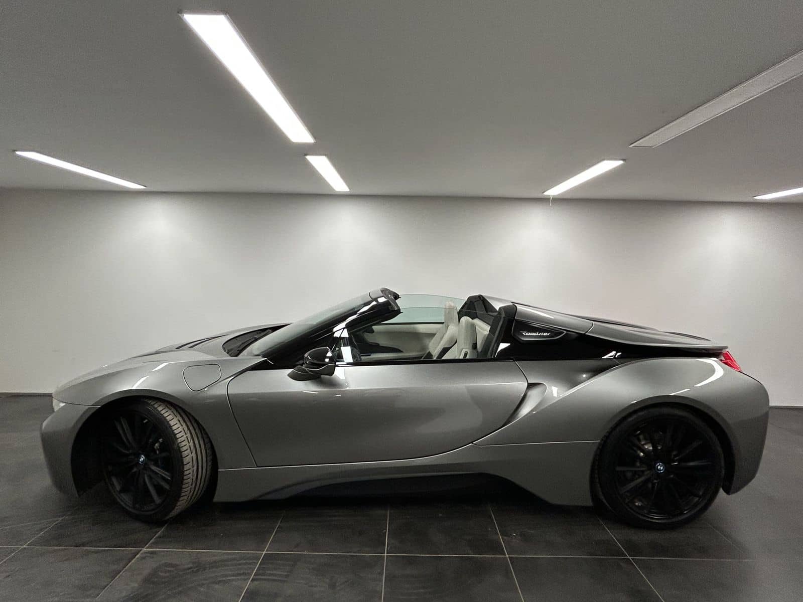 BMW i8 Roadster First Edition 1 of 200 Harman/Kardon foto 25