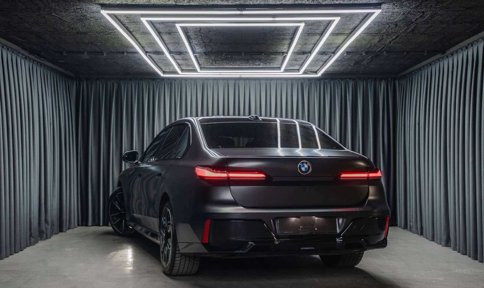 BMW 740 d xDrive *M Sport Pro*Iconic Glow*Theater TV foto 19