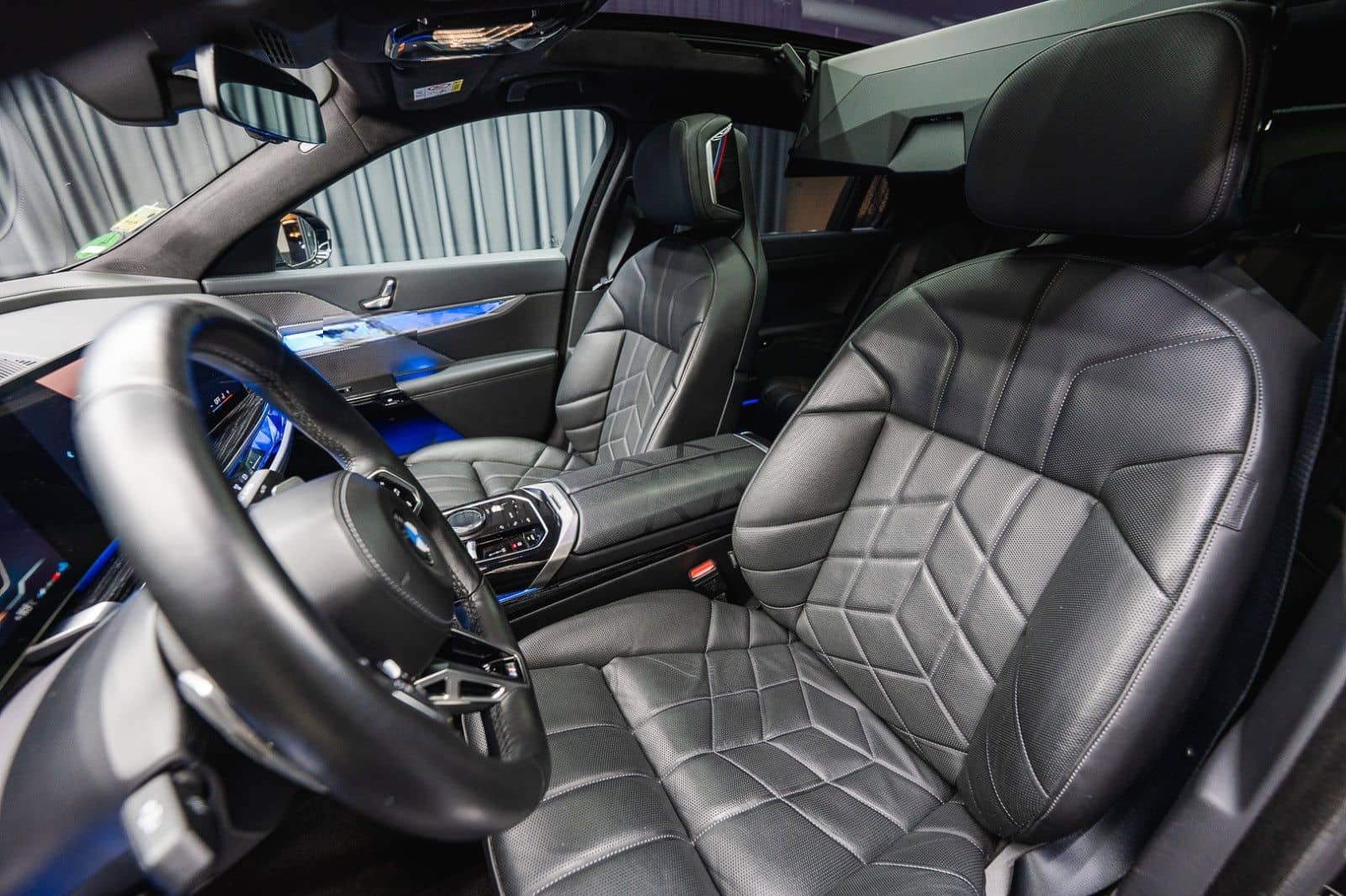 BMW 740 d xDrive *M Sport Pro*Iconic Glow*Theater TV foto 22