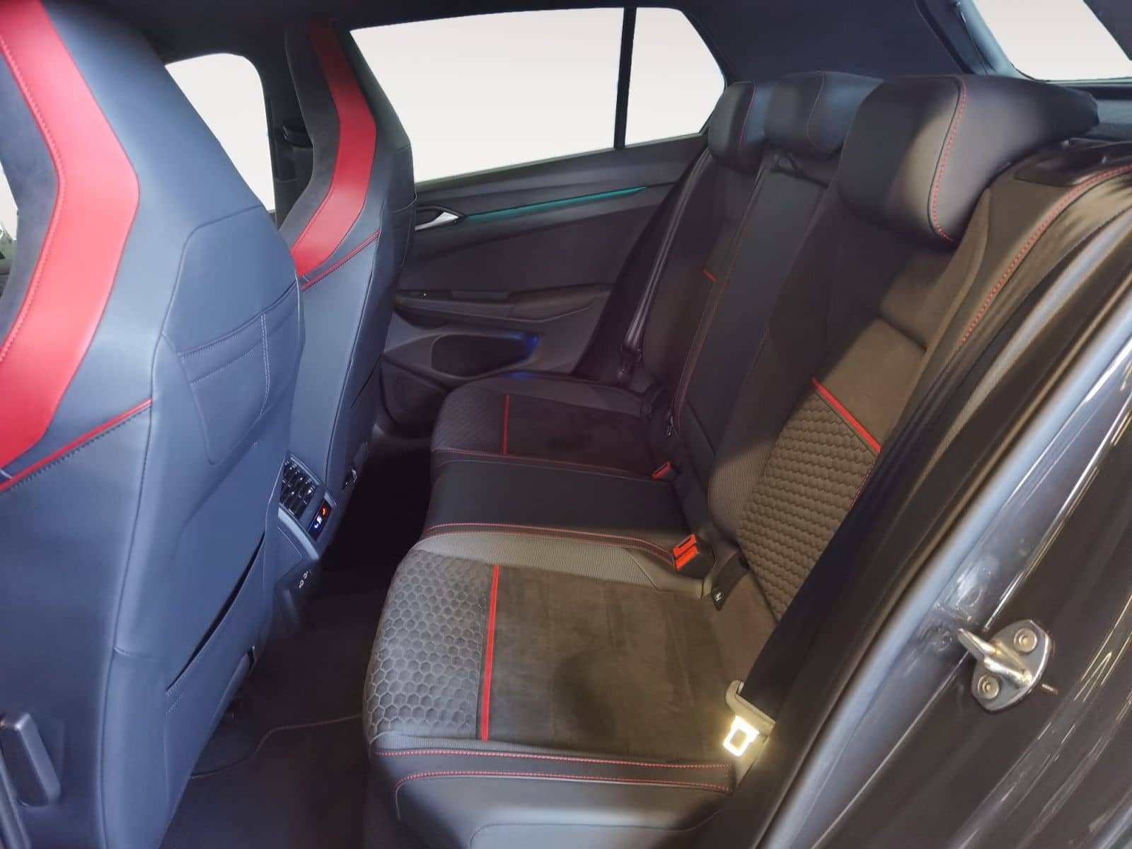 Volkswagen Golf VIII GTI Clubsport DSG *LED*Navi*ACC*18Zoll foto 14