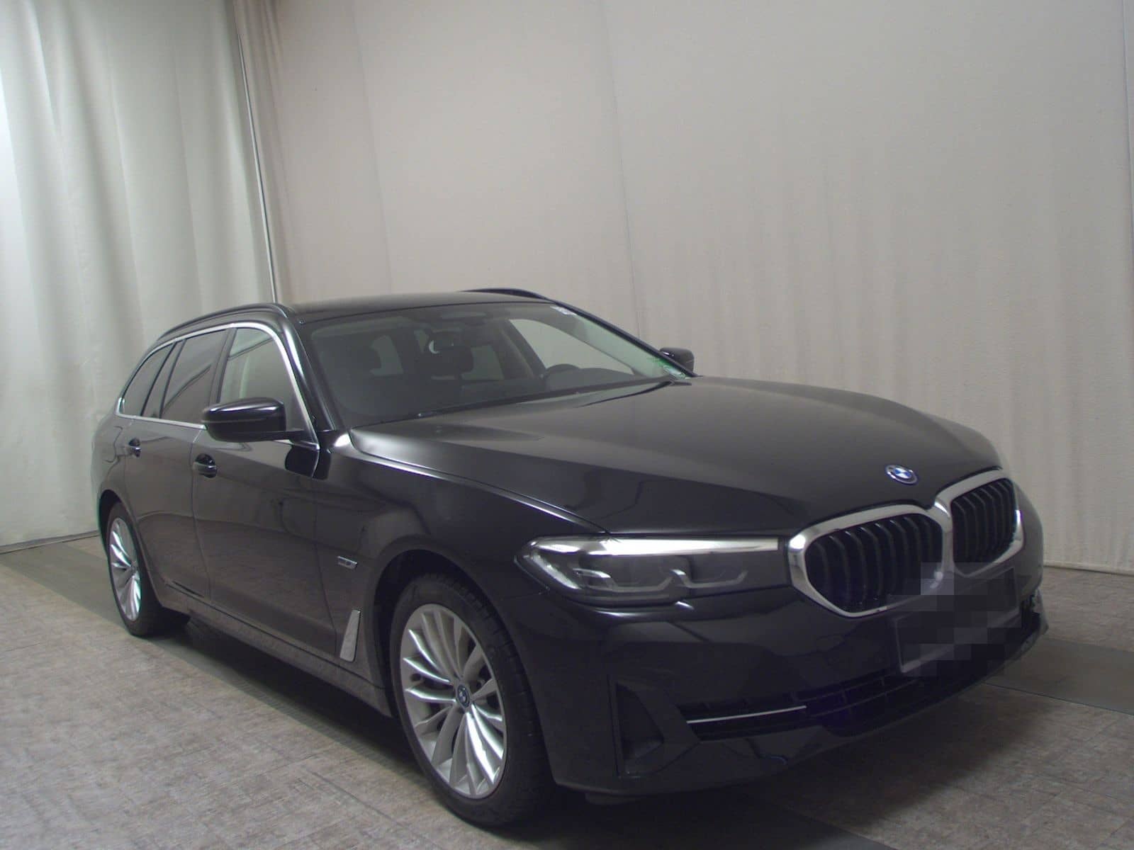 BMW 530e Touring Leder Navi LED LC prof. HiFi AHK foto 3