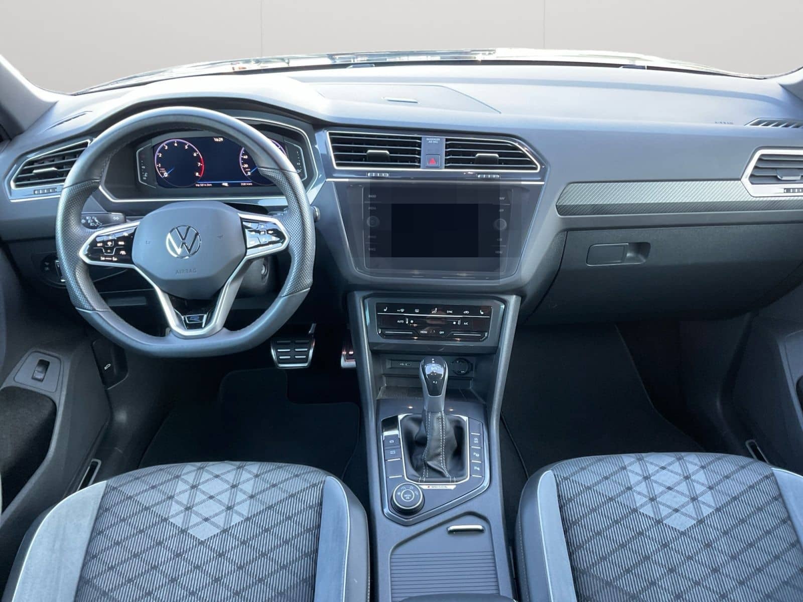 Volkswagen Tiguan 2.0 TSI DSG R-Line 4Motion AHK/MATRIX/REA foto 10