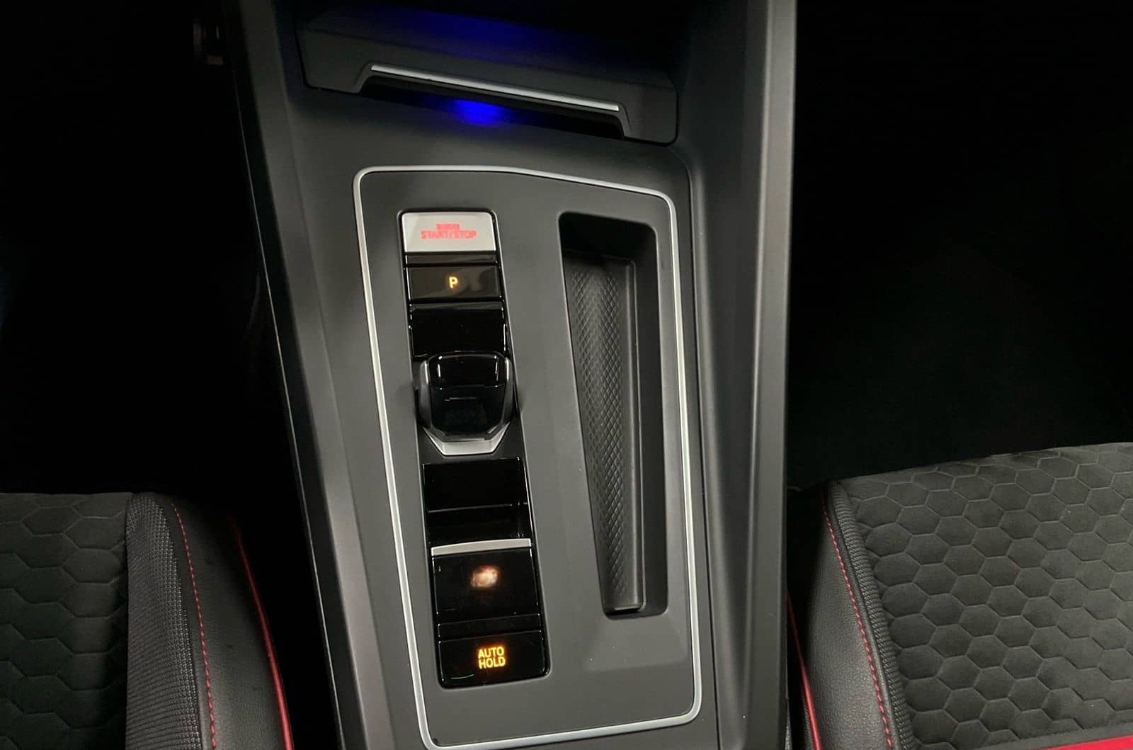 Volkswagen Golf VIII GTI CLUBSPORT 2.0TSI 300PS DSG ACC.NAV foto 15