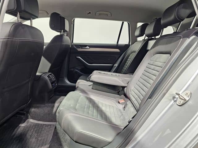 Volkswagen Passat 4Motion Sport Led Navi Leder AHK Kamera foto 15