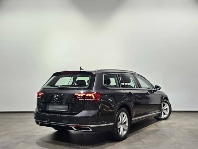Volkswagen Passat 4Motion Sport Led Navi Leder AHK Kamera foto 9