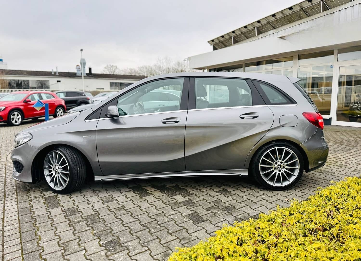 Mercedes-Benz B 200 AMG Styling, NIGHTFALL, Autom., AHK, LED,  foto 3