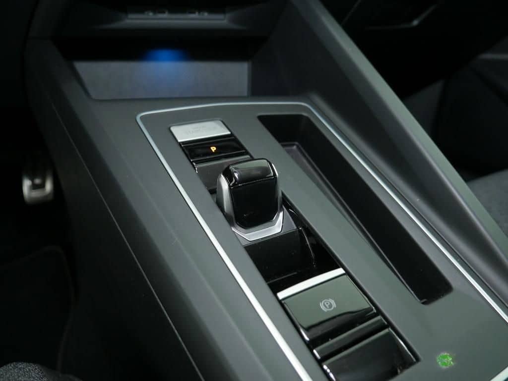 Volkswagen Golf 8 MOVE 2.0 TDI DSG Navi LED ACC SiHz foto 9