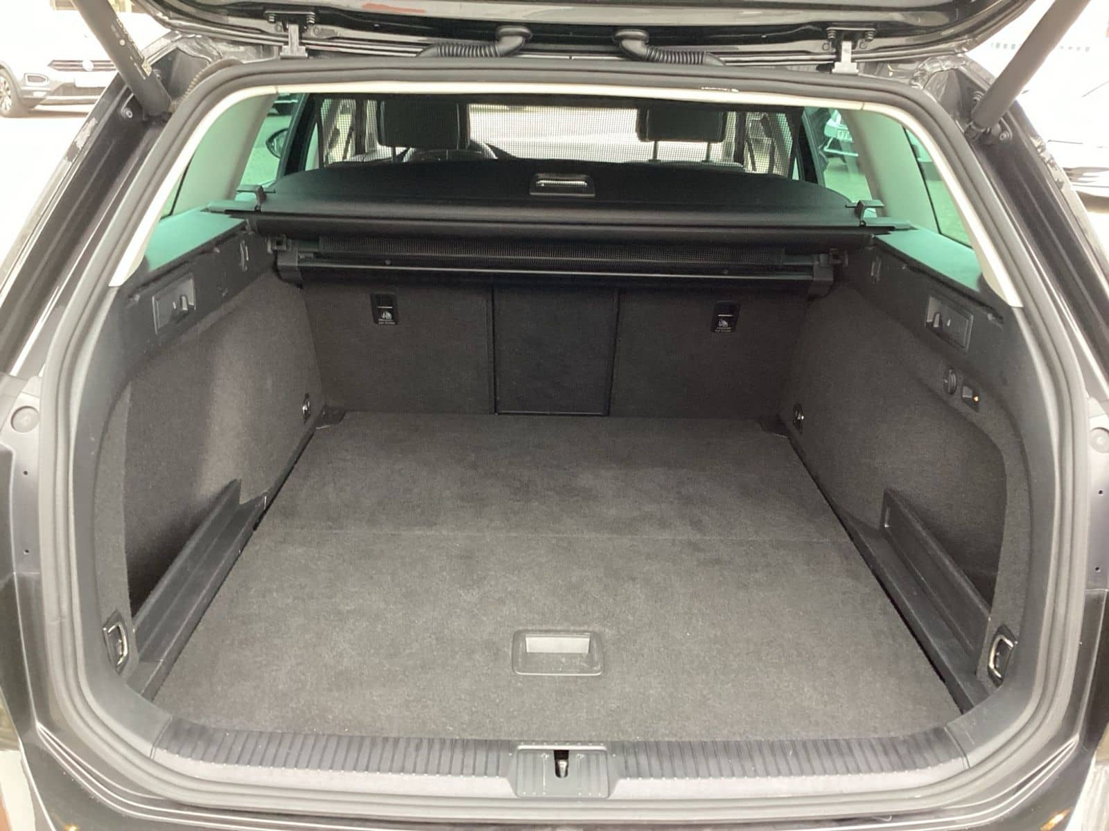 Volkswagen Passat Variant 2.0 TDI DSG BUSINESS +AHK +360° + foto 21