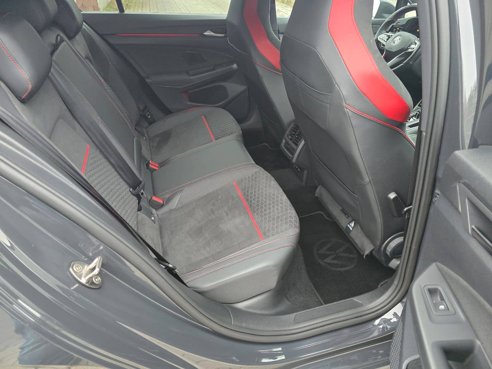 Volkswagen Golf VIII GTI 2.0 TSI Clubsport °SOUND°NAVI°DCC° foto 20