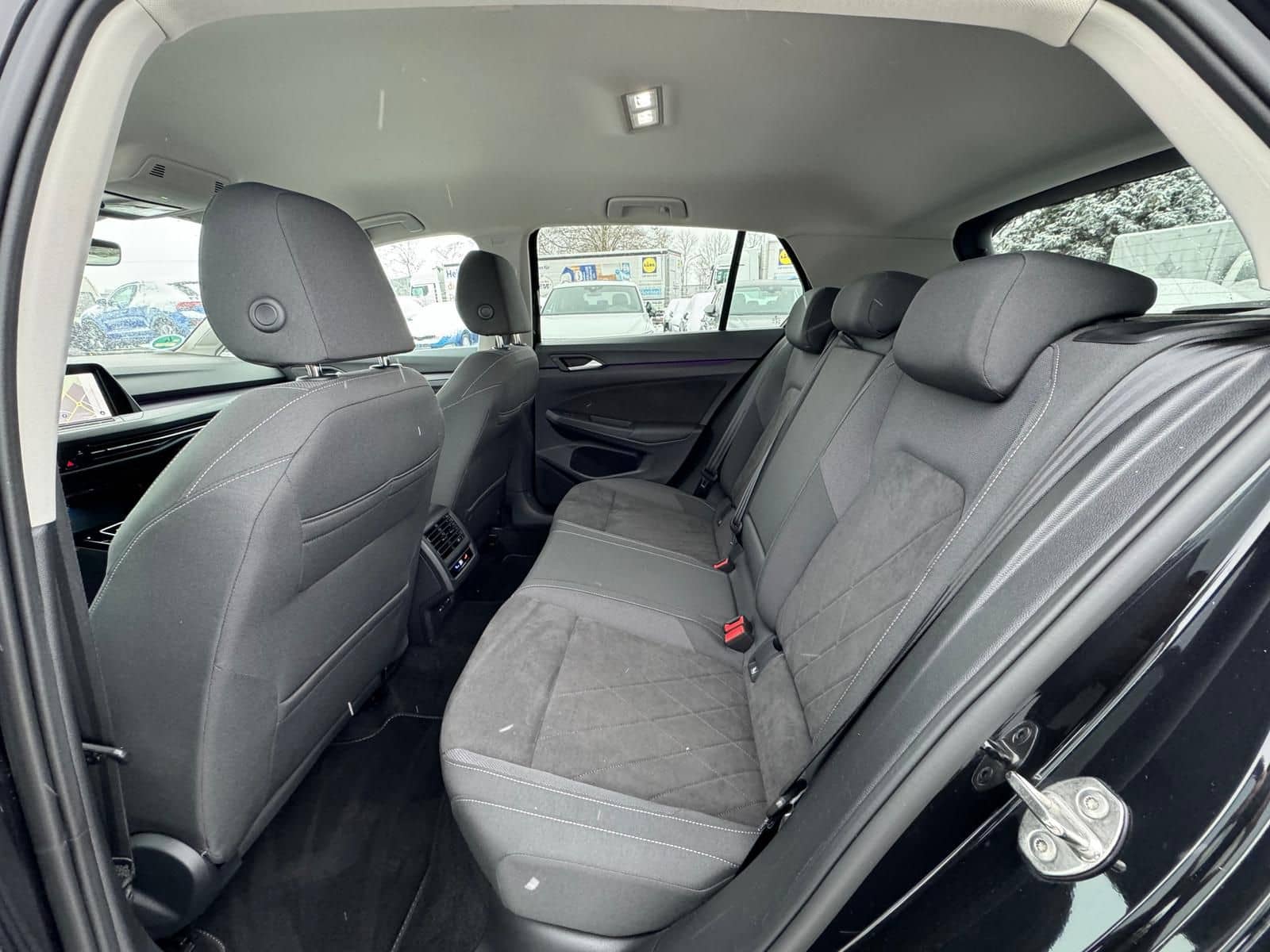 Volkswagen Golf Lim 2.0TDI DSG Style Matrix Navi PDC foto 10