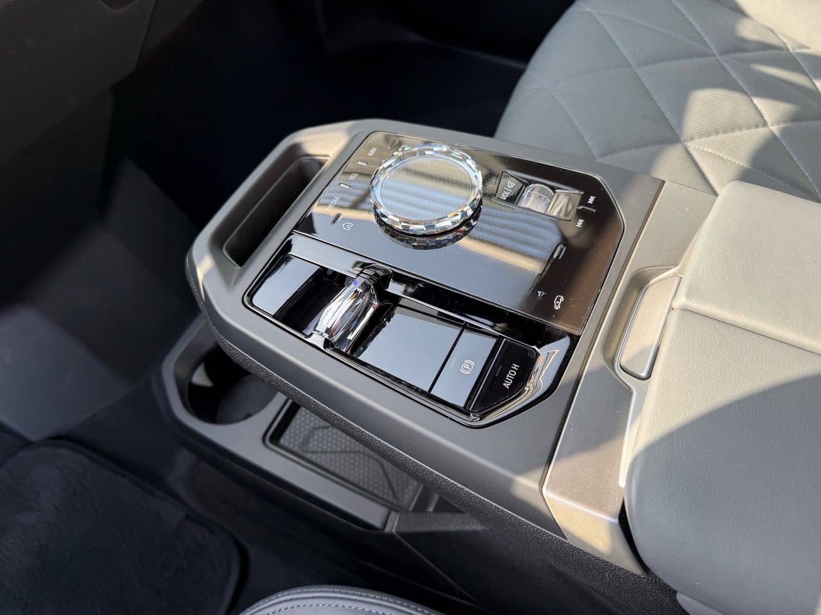 BMW iX M70 xDrive //SkyLounge B&W AHK AC-LadenProf foto 20