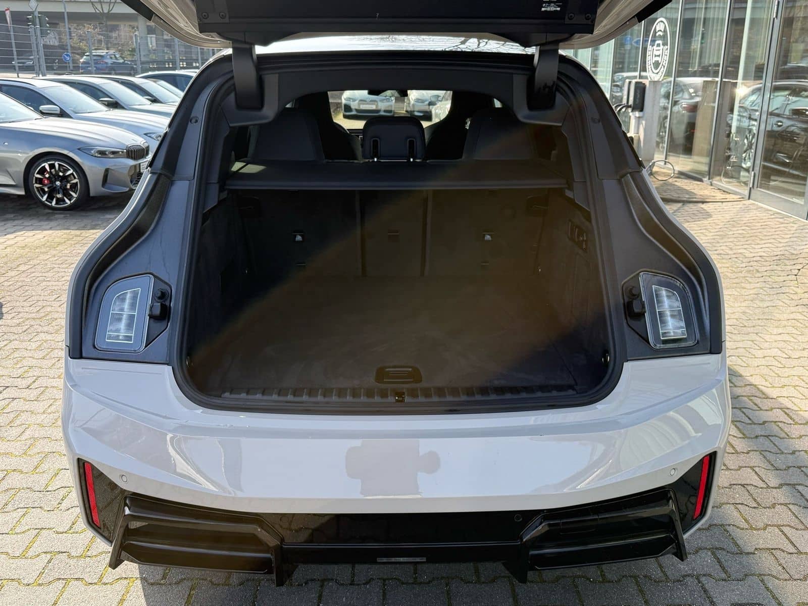 BMW iX M70 xDrive //SkyLounge B&W AHK AC-LadenProf foto 10