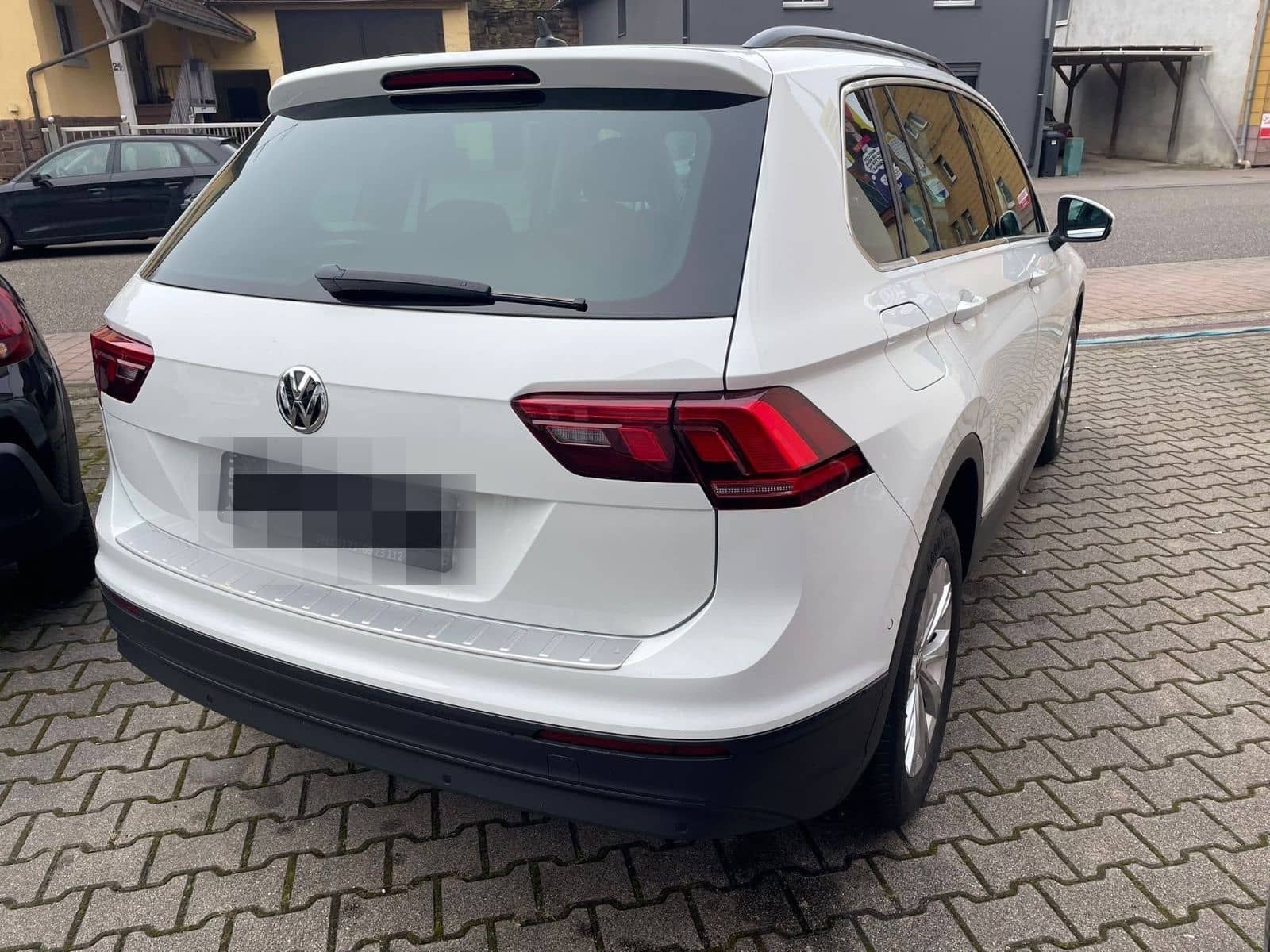 Volkswagen Tiguan Comfortline 4X4 Allrad / Navi / 1.Hand foto 3