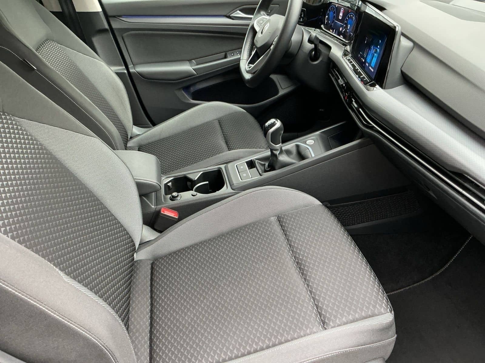 Volkswagen Golf VIII 1.5TSI ACTIVE 5JG+LEDplus+STDHZG+NAVI foto 13