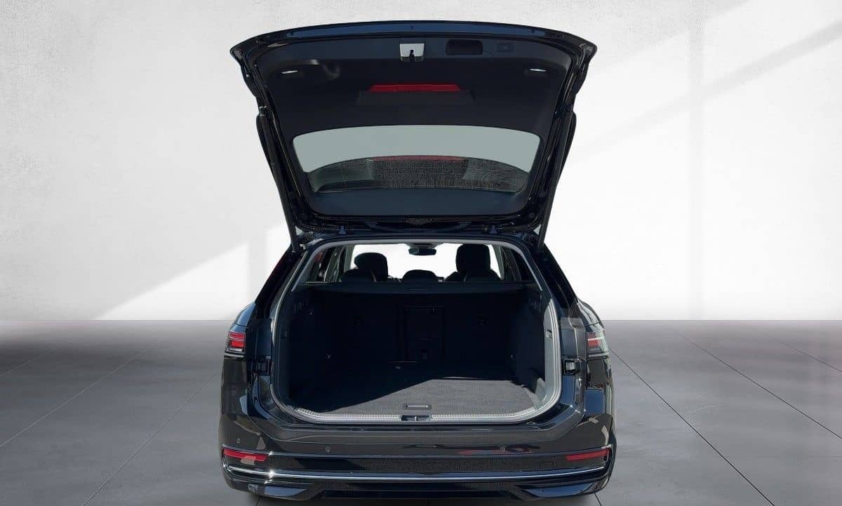 Volkswagen Passat Variant Elegance 2.0 TDI DSG IQ AHK AREA foto 10