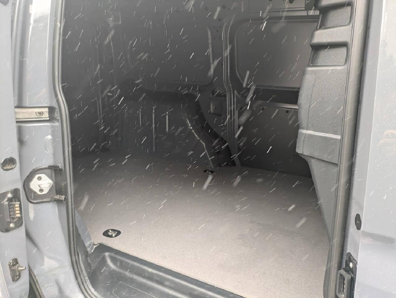 Volkswagen Caddy Cargo 2.0 TDI Maxi *AHK,LED,Scheibe* foto 7