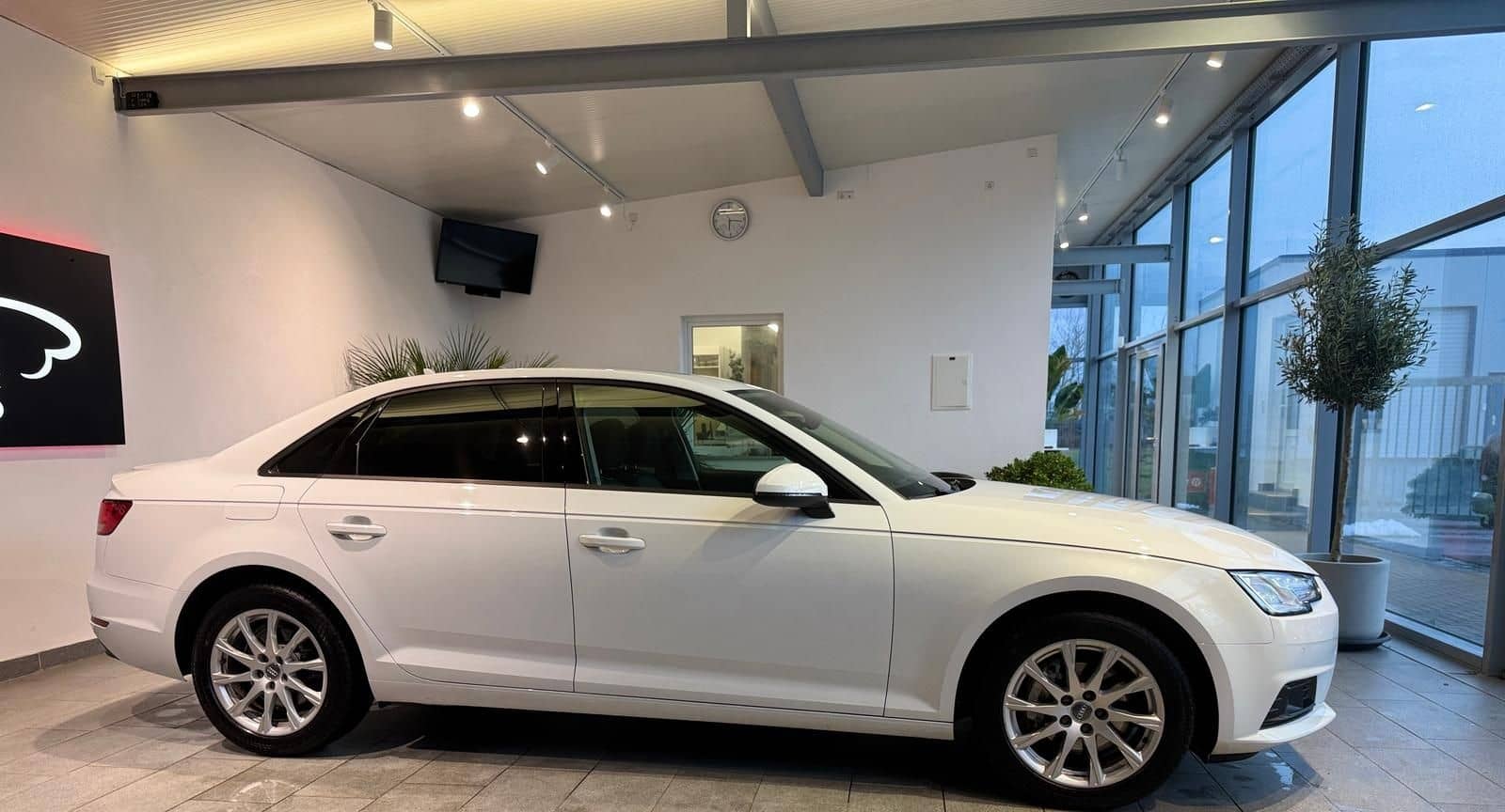 Audi A4 Limo 2.0 TDI Quattro S-tronic ACC foto 5