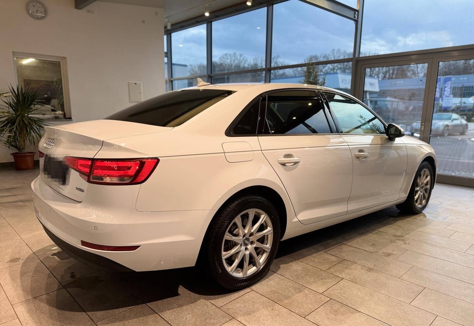 Audi A4 Limo 2.0 TDI Quattro S-tronic ACC foto 6