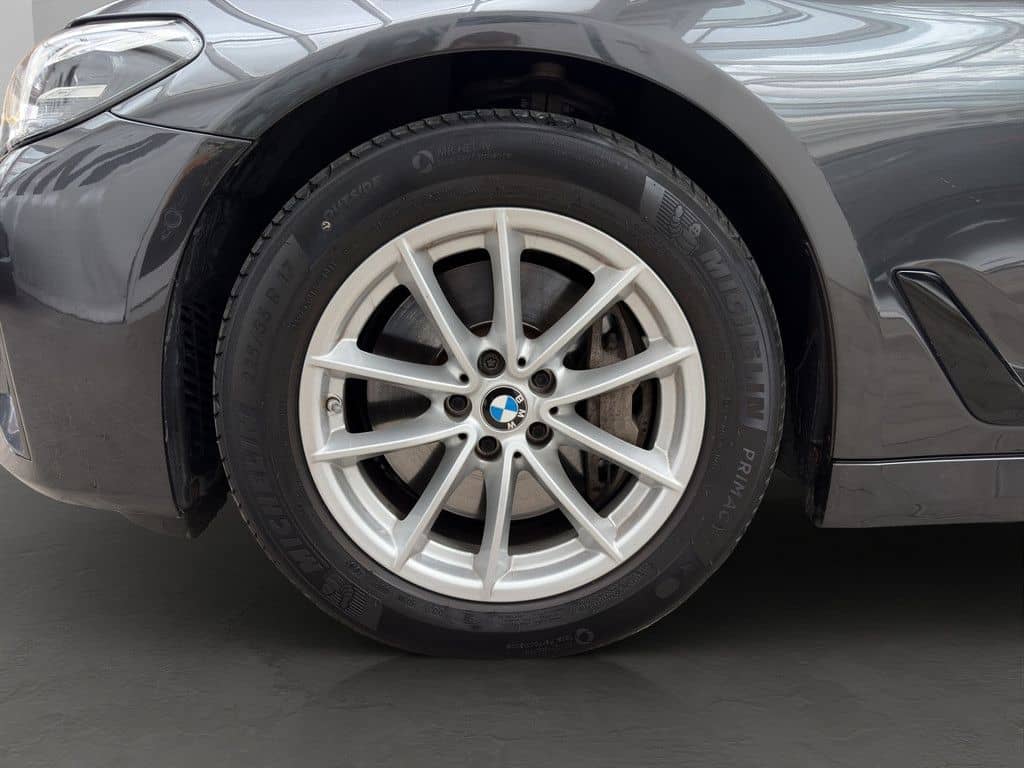 BMW 530d Lim. LED NAVI LEDER ACC KEYLESS KAMERA 17" foto 4