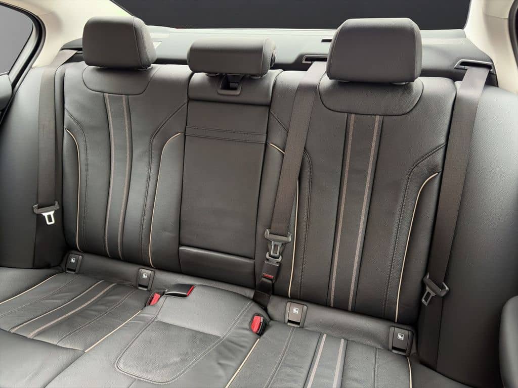 BMW 530d Lim. LED NAVI LEDER ACC KEYLESS KAMERA 17" foto 6