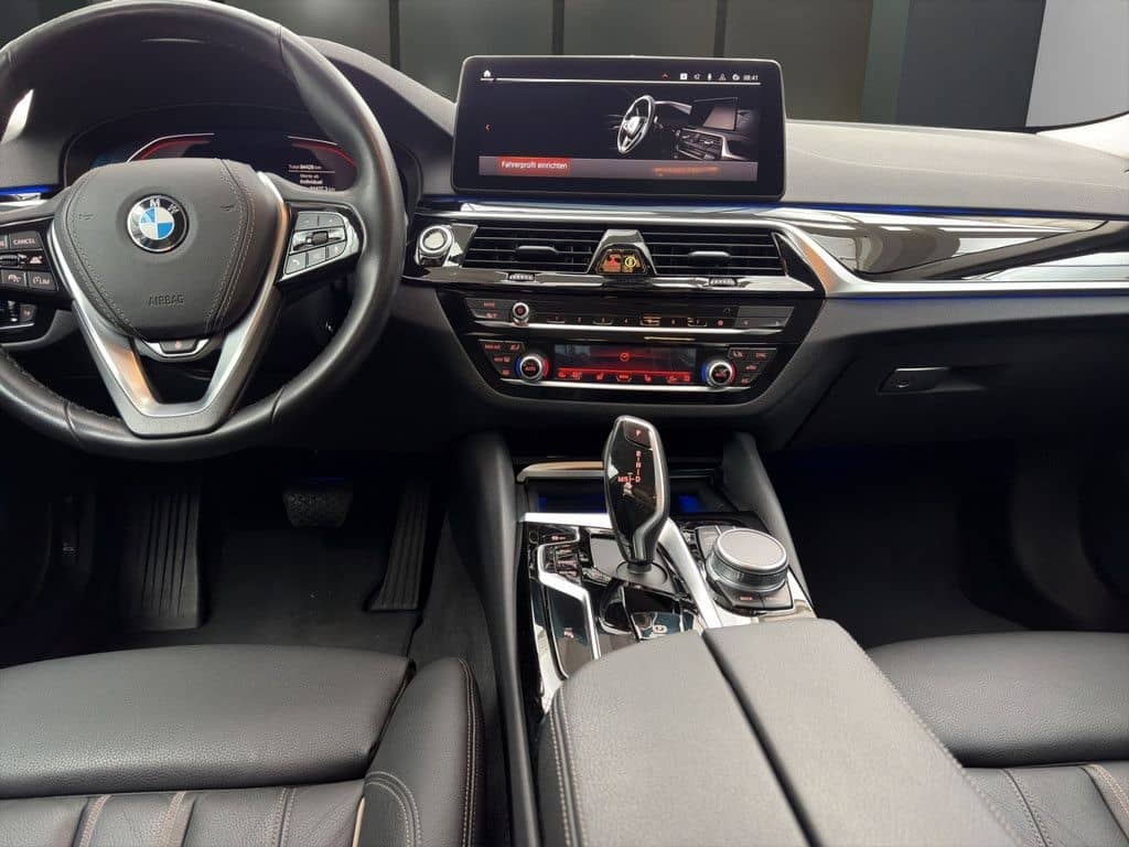 BMW 530d Lim. LED NAVI LEDER ACC KEYLESS KAMERA 17" foto 9