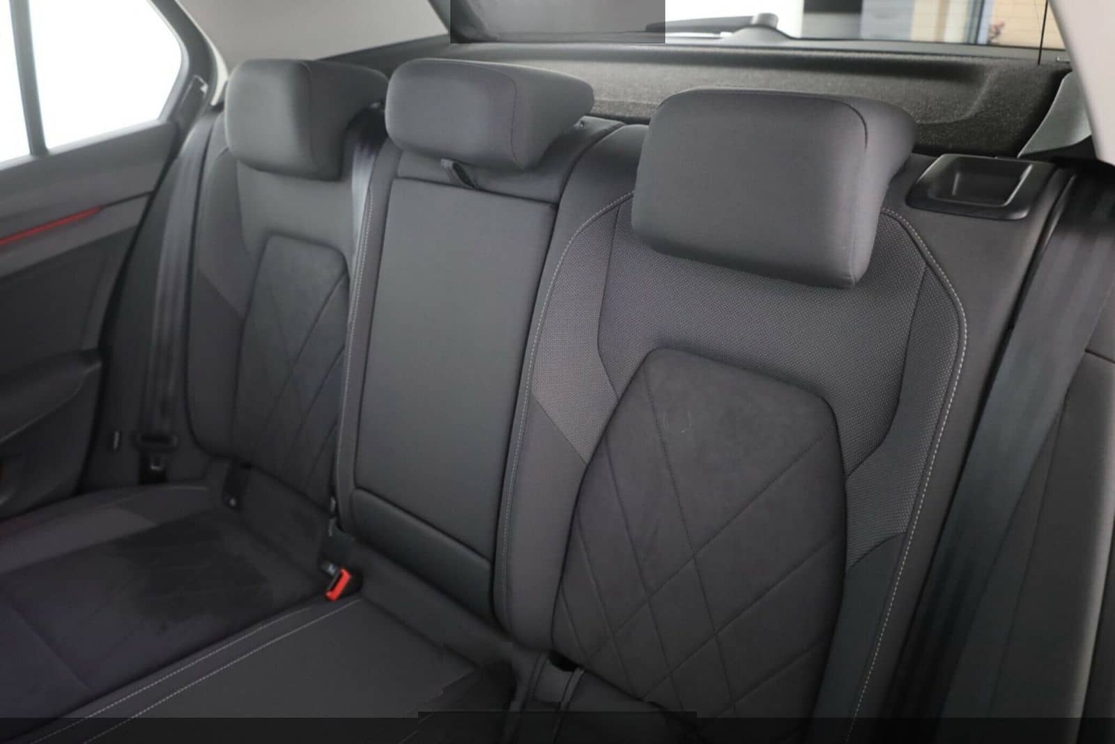 Volkswagen Golf VIII Lim. 1.4 TSI Style eHybrid #Matrix-LED foto 13