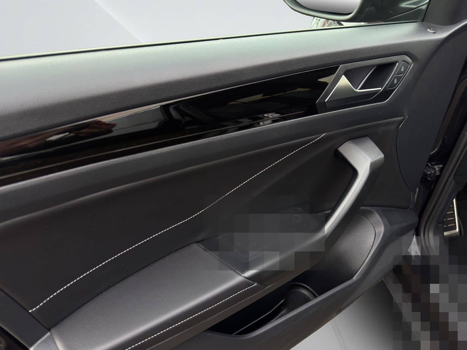 Volkswagen T-Roc 1.0 TSI R-Line SHZ*NAVI*KAMERA*KEYLESS foto 17