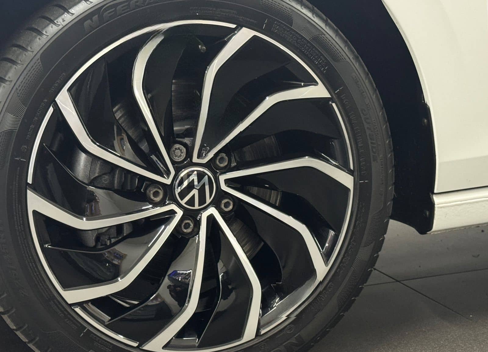 Volkswagen Golf VIII Lim. Style IQ LIGHT/CARPLAY/U-FREI/TOP foto 7