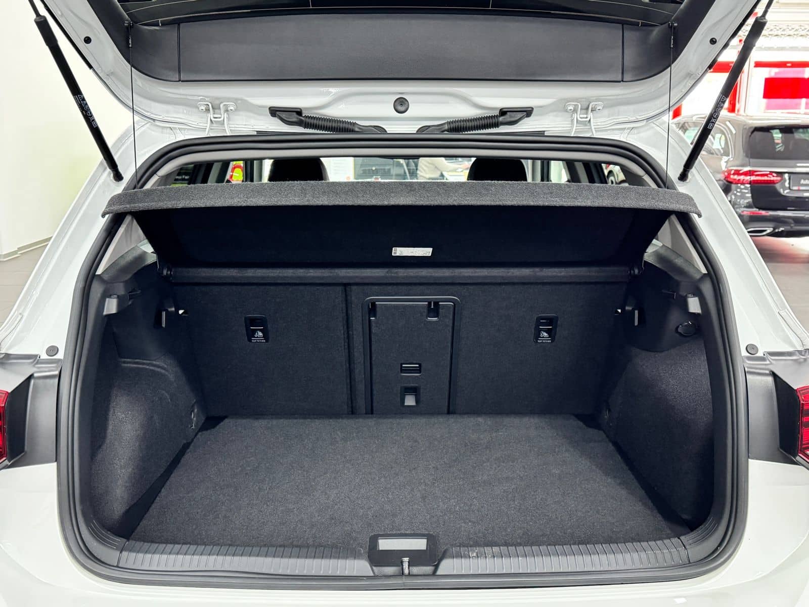 Volkswagen Golf VIII Lim. Style IQ LIGHT/CARPLAY/U-FREI/TOP foto 9