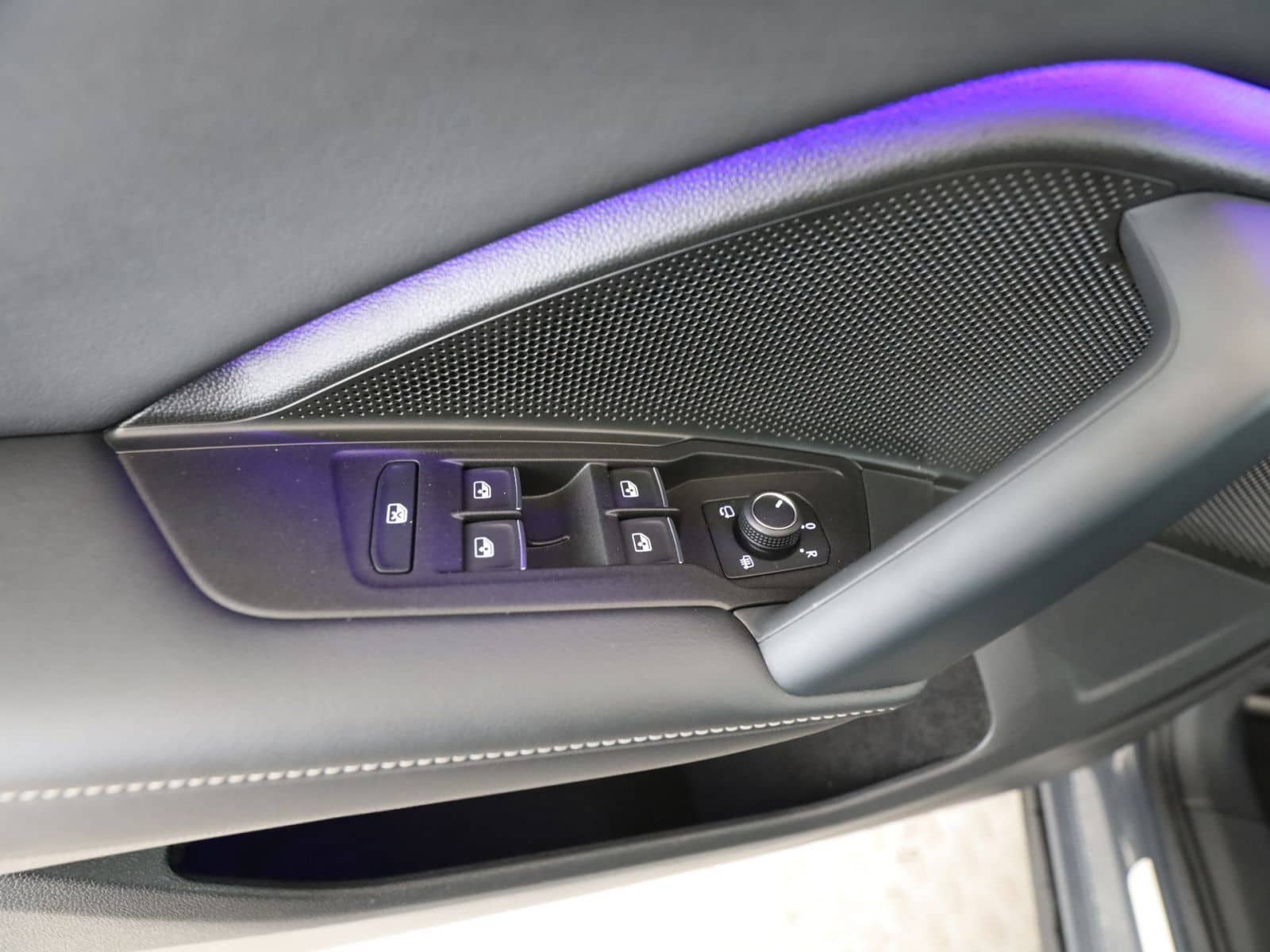 Volkswagen Tiguan 2.0 TDI Goal AHK+LED+RFK+Navi+SHZ+AppleCa foto 18