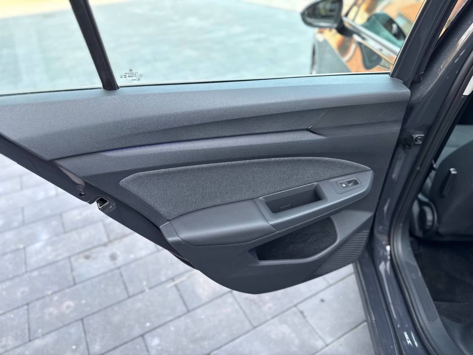 Volkswagen Golf VIII 1.5 TSI Lim. Life I LED I NAV I PDC I foto 15