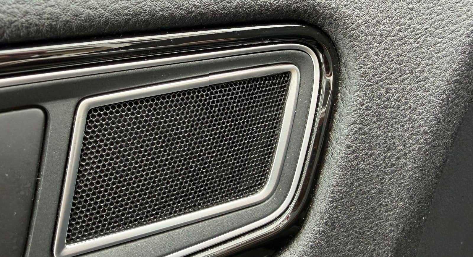 Volkswagen Touareg 3.0 V6 R Line LTDI SCR Exclusive BMT foto 14