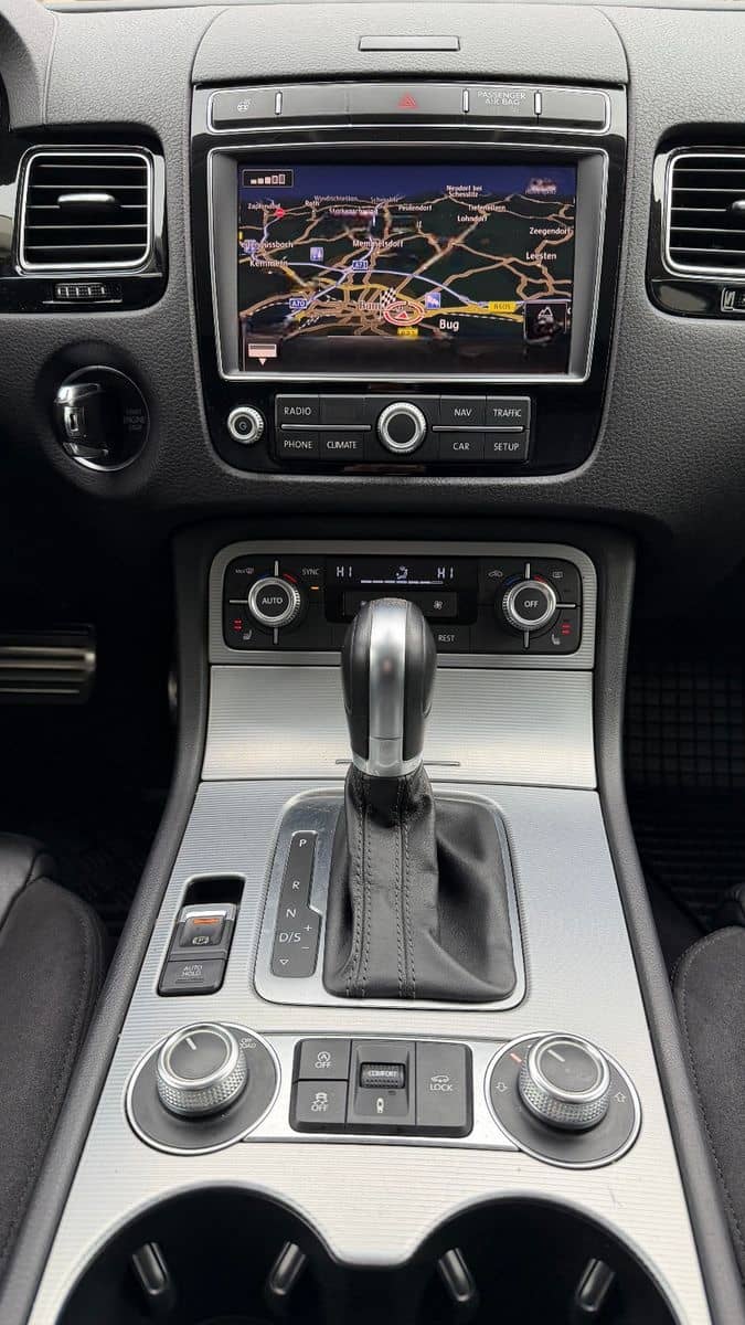 Volkswagen Touareg 3.0 V6 R Line LTDI SCR Exclusive BMT foto 16