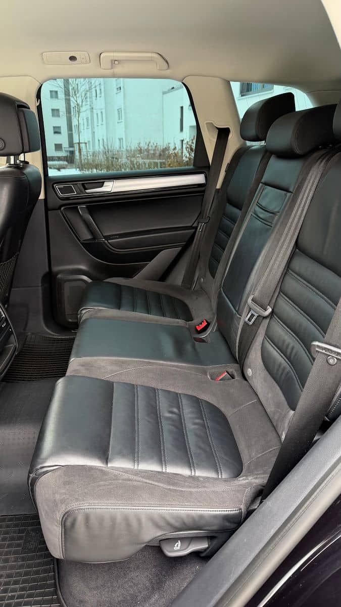 Volkswagen Touareg 3.0 V6 R Line LTDI SCR Exclusive BMT foto 21