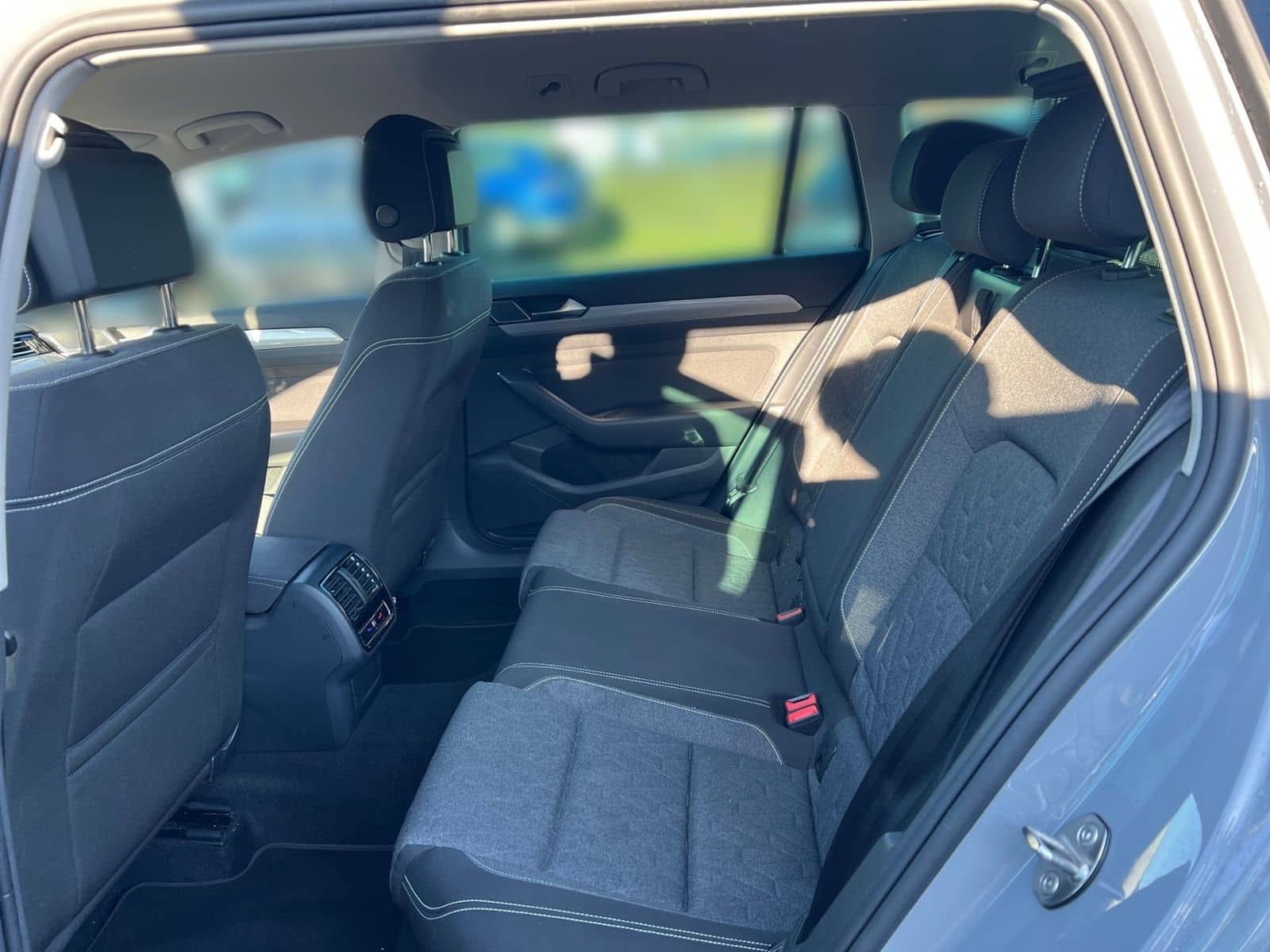 Volkswagen Passat Variant 2.0 TDI DSG BUSINESS +LED +ACC +R foto 14