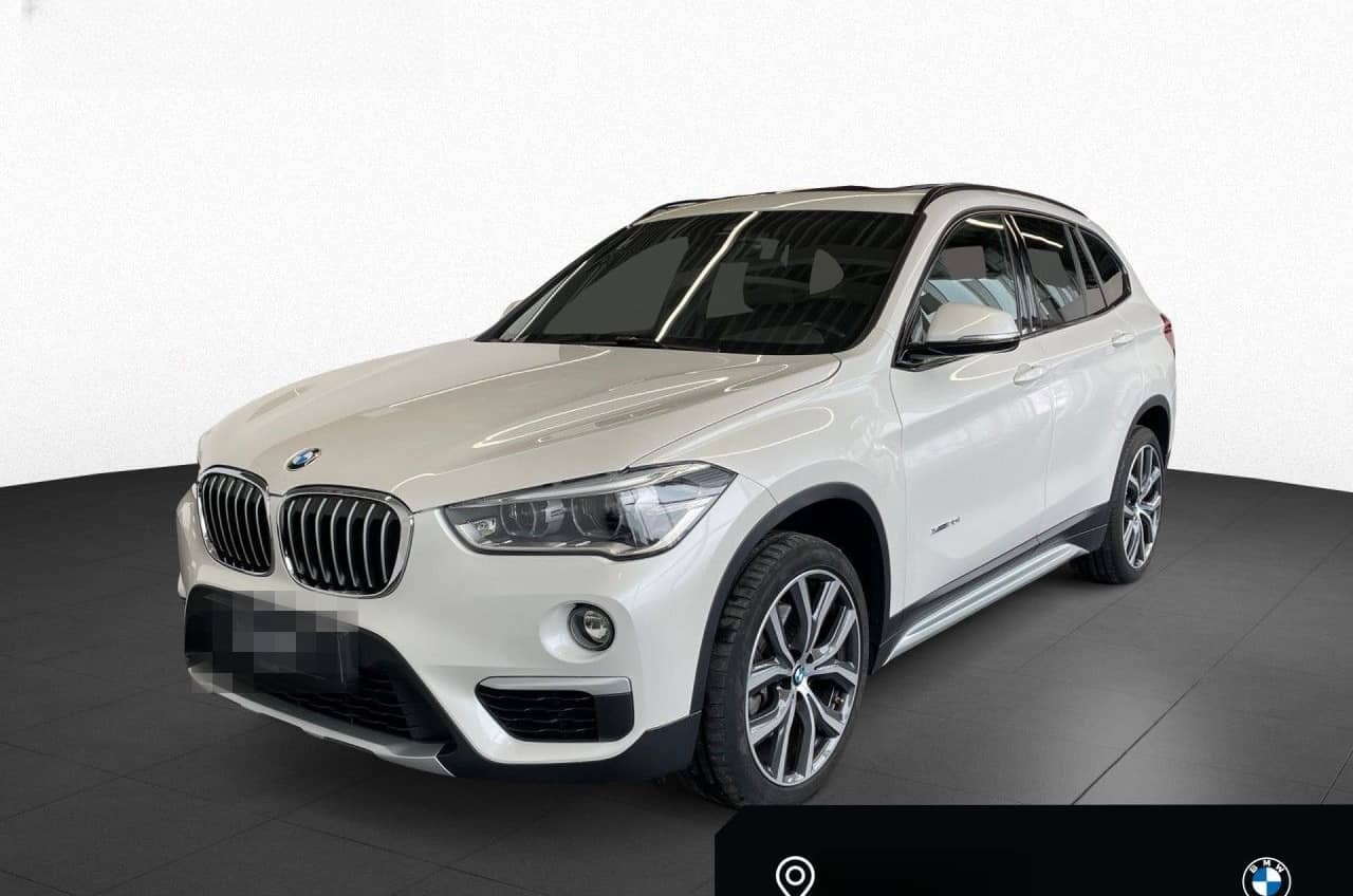 BMW X1 xDrive20i xLine 19"LM,Pano,AHK,Navi,erw.LED foto 1
